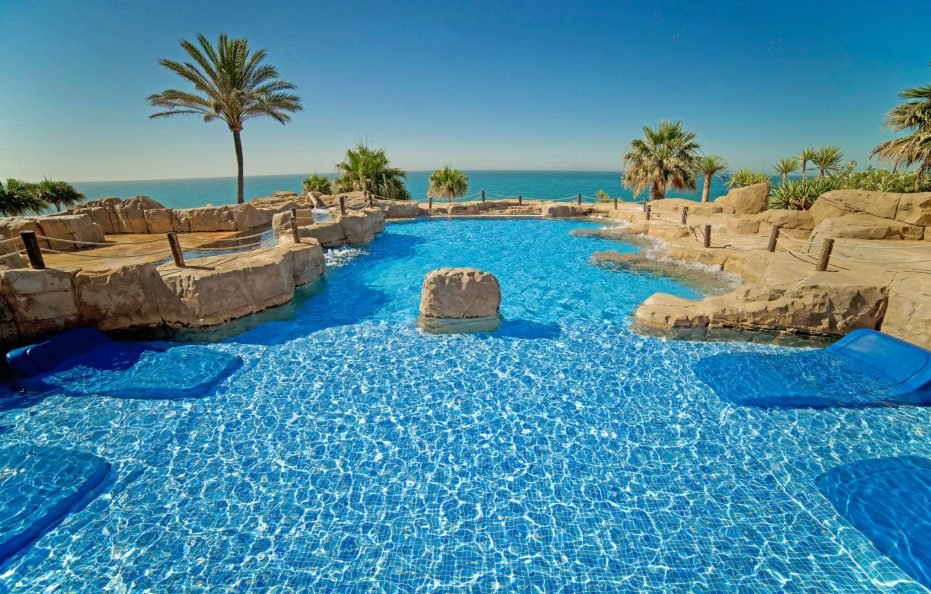 Holiday World Polynesia Hotel in Benalmádena